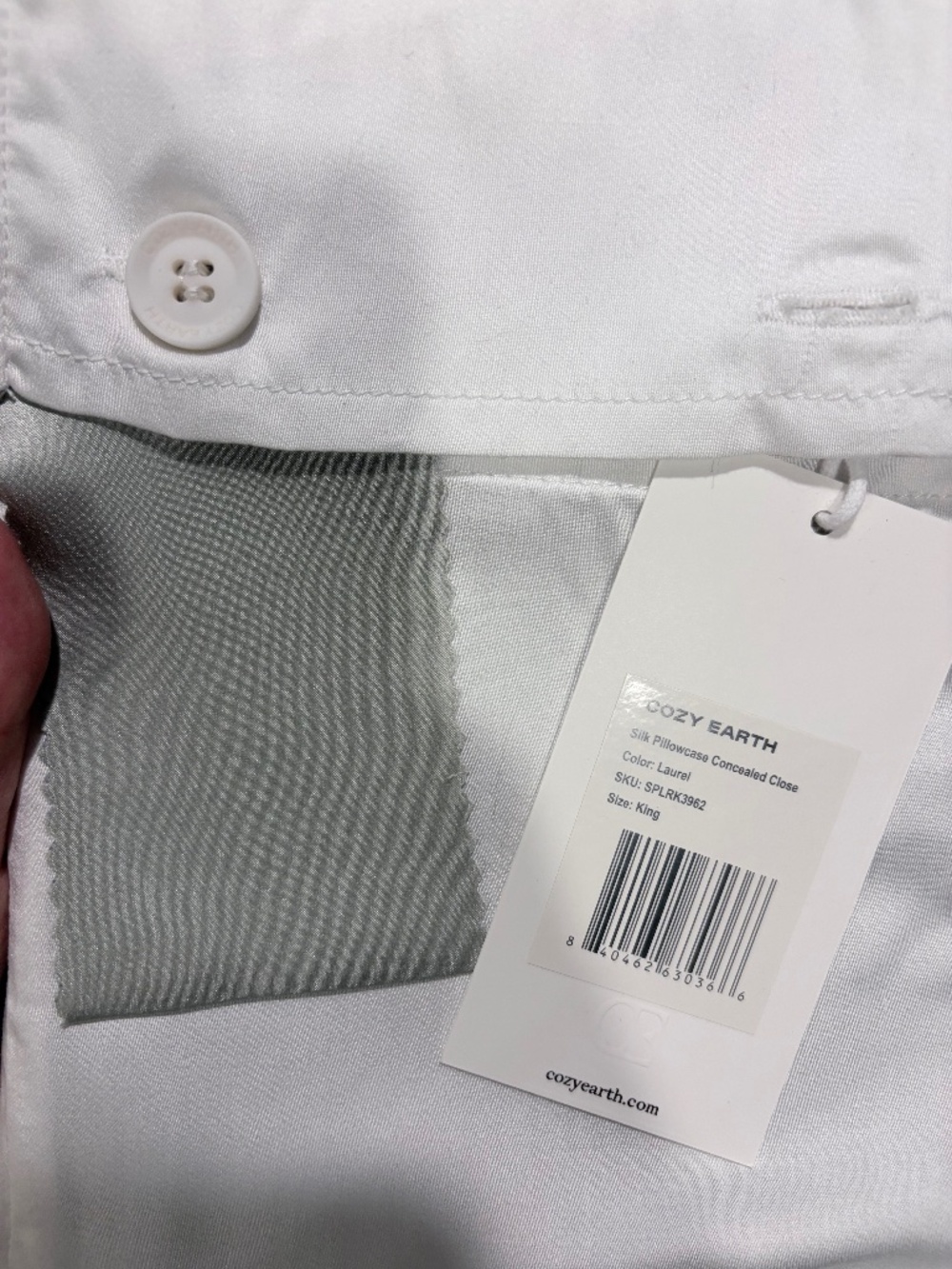 (NWT) Cozy Earth Silk Pillowcase in Laurel (King)
